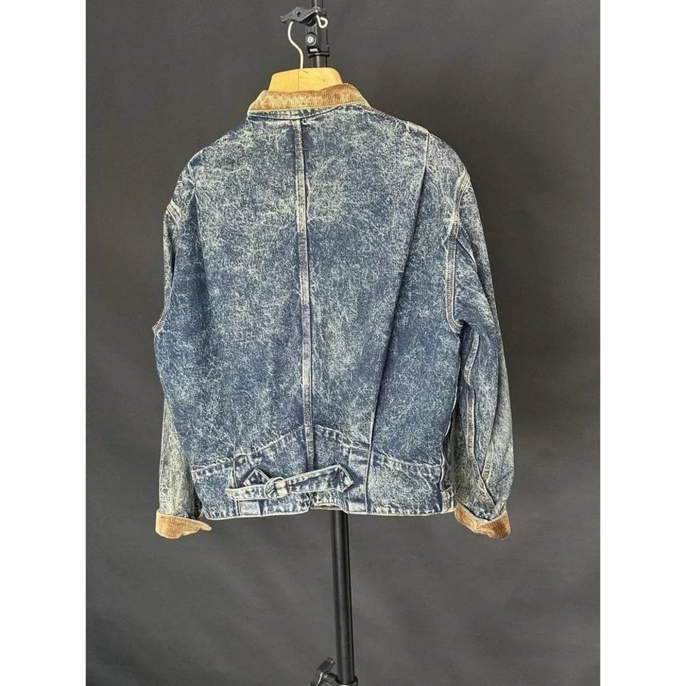 Levis see labels